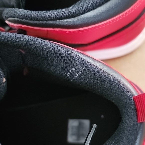 Nike Air Jordan 1 Mid PS 'Banned' 640734-074 Youth Size 3Y - Picture 5 of 8